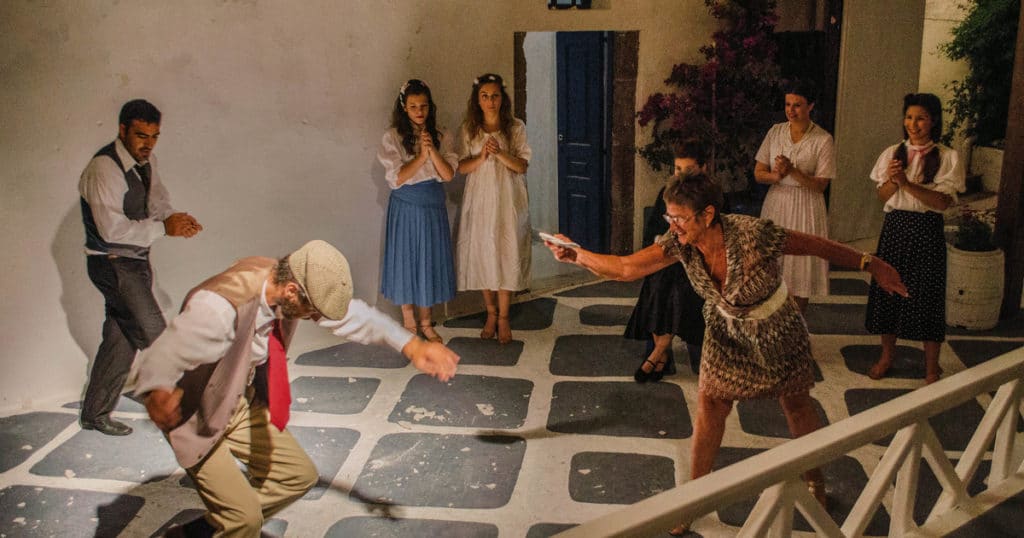 Spectacle de mariage grec au White Door Theater
