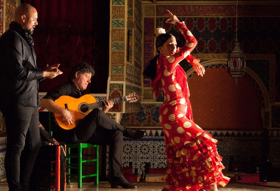 Spectacle flamenco en direct, nourriture et boissons